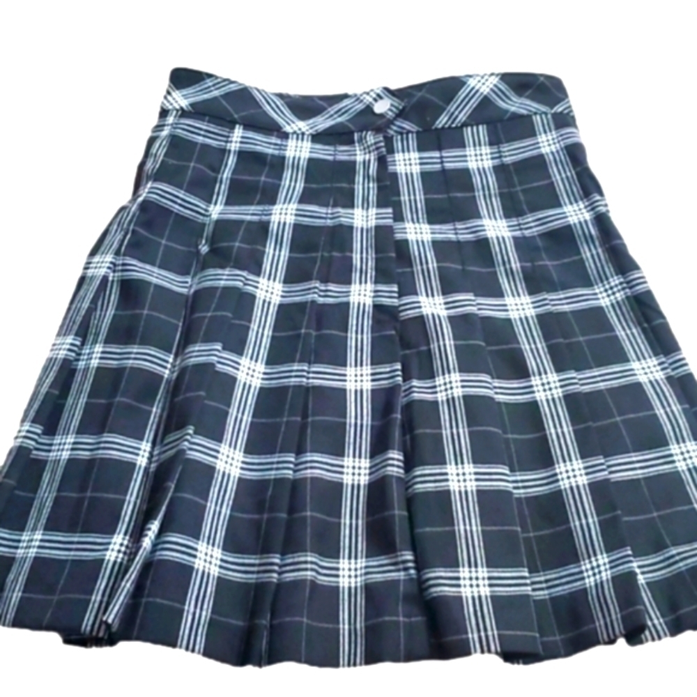 DIVIDED H & M pleated school type skirt! Back to school special